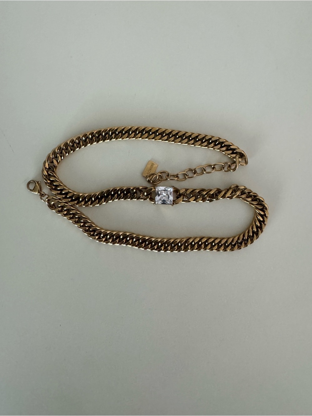 Gold chain necklace